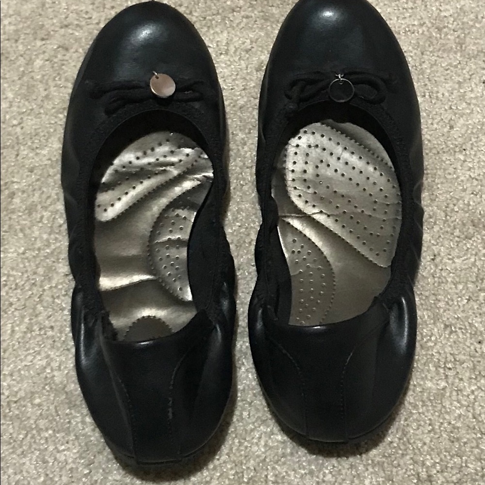 black flats